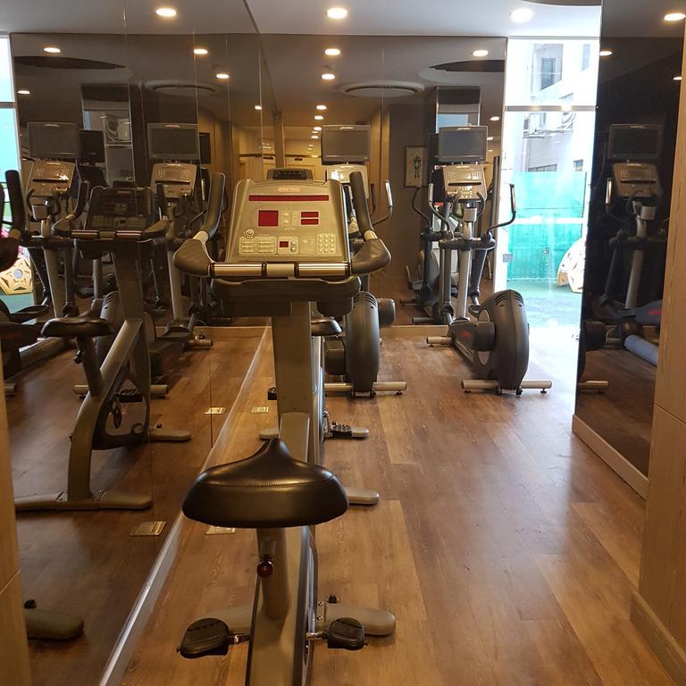 Somerset Hô Chi Minh-Ville Extérieur photo The gym at the hotel