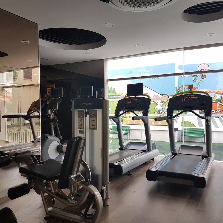 Somerset Hô Chi Minh-Ville Extérieur photo The gym at the hotel